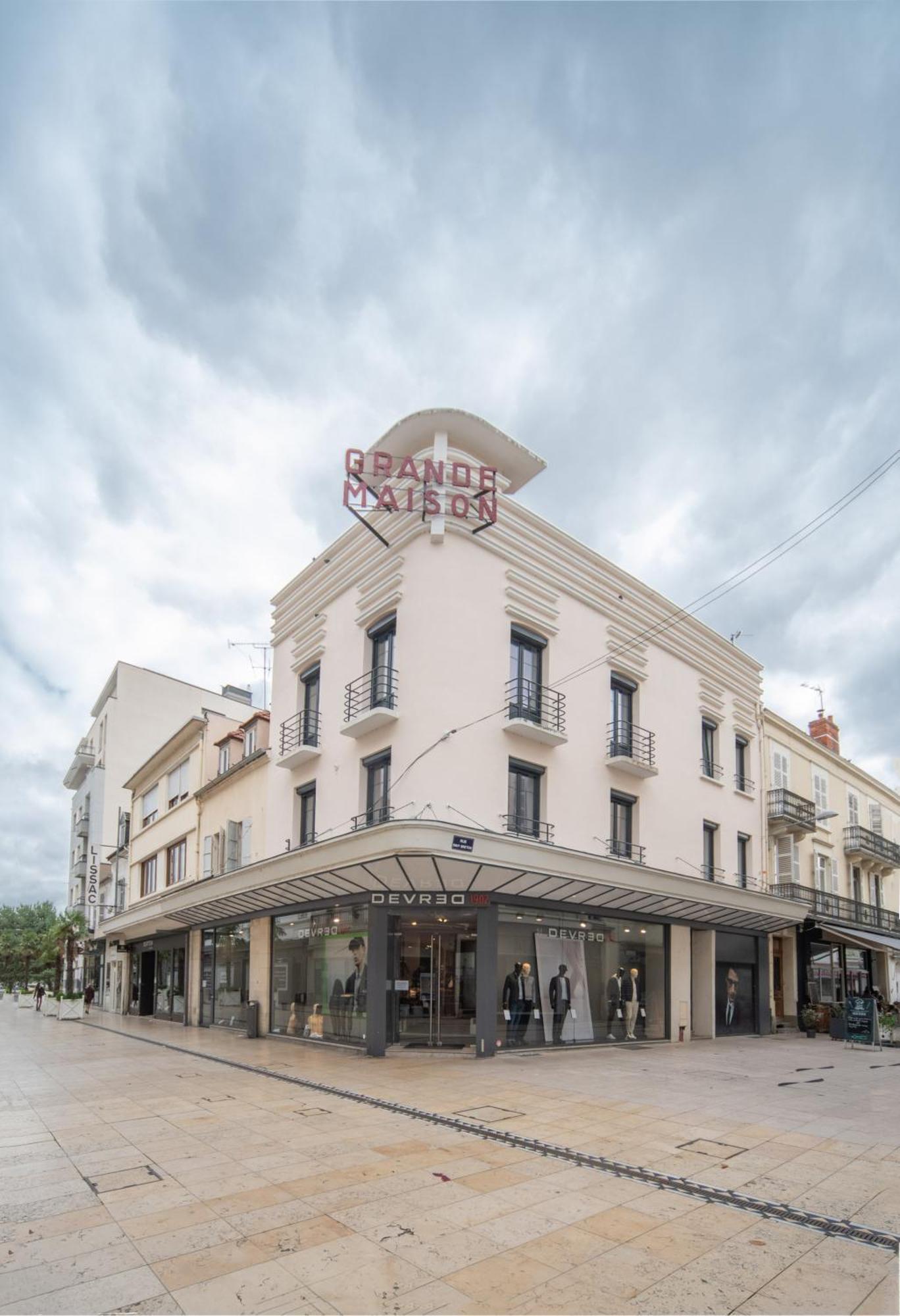 Grande Maison Vichy - Maison Ou Appartements En Centre Ville Habitación foto