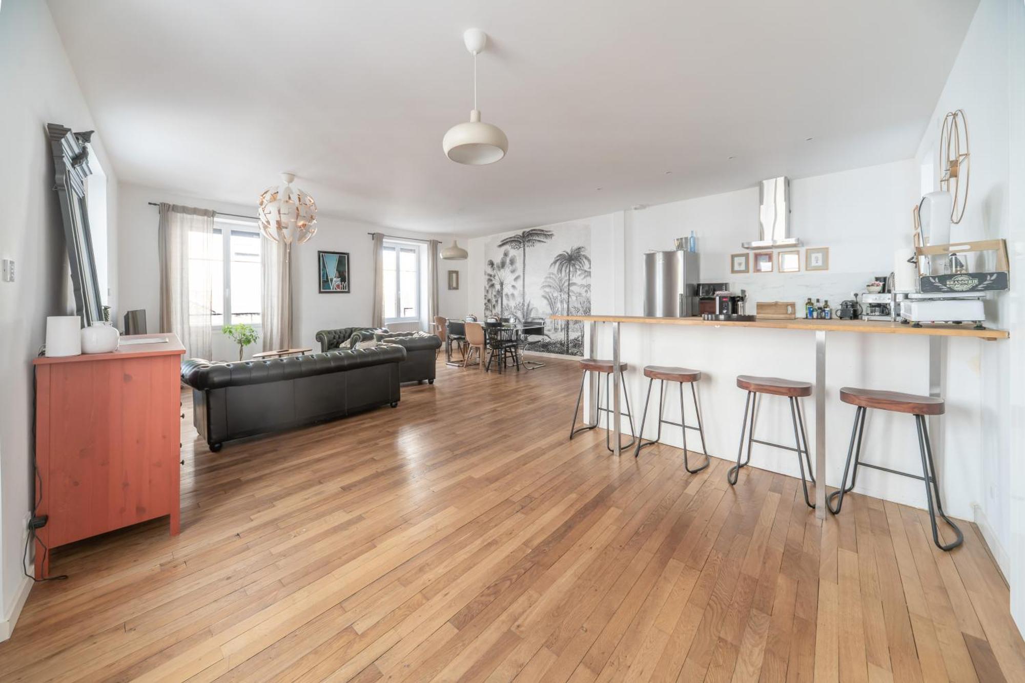 Grande Maison Vichy - Maison Ou Appartements En Centre Ville Habitación foto
