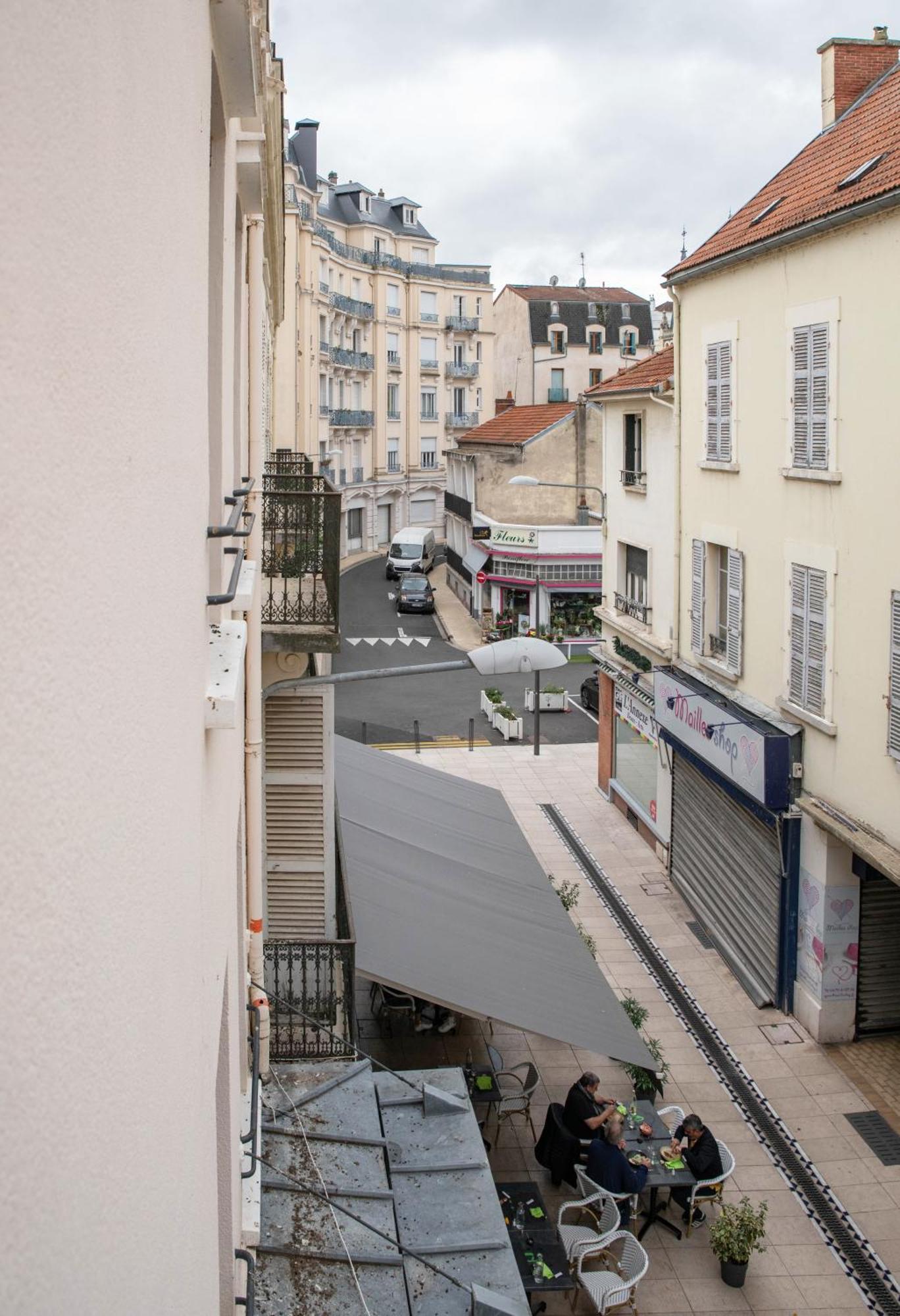 Grande Maison Vichy - Maison Ou Appartements En Centre Ville Habitación foto